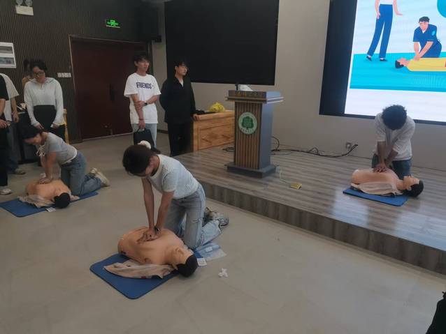CPR实操：生命守护技能演练